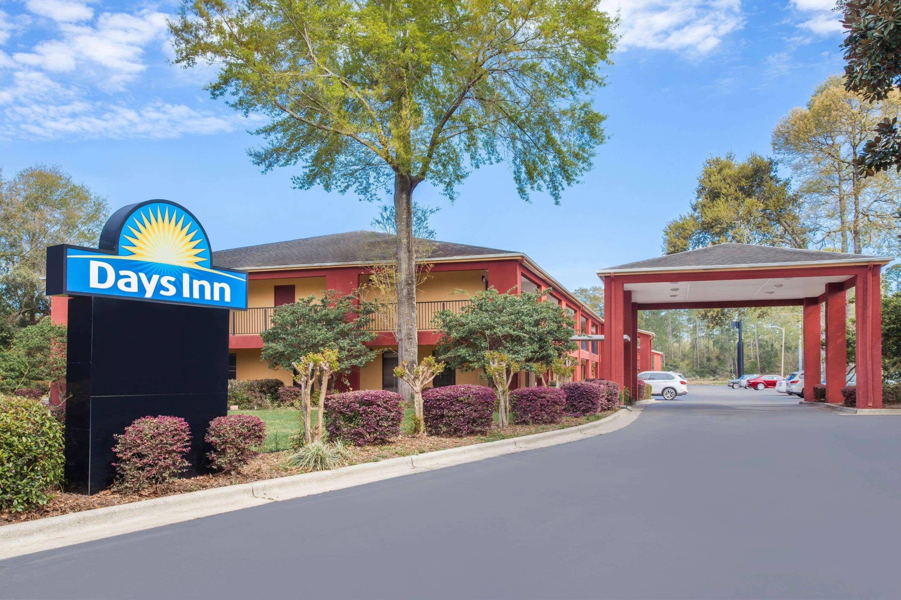 Days Inn By Wyndham Pensacola I-10 Ferry Pass Exterior photo