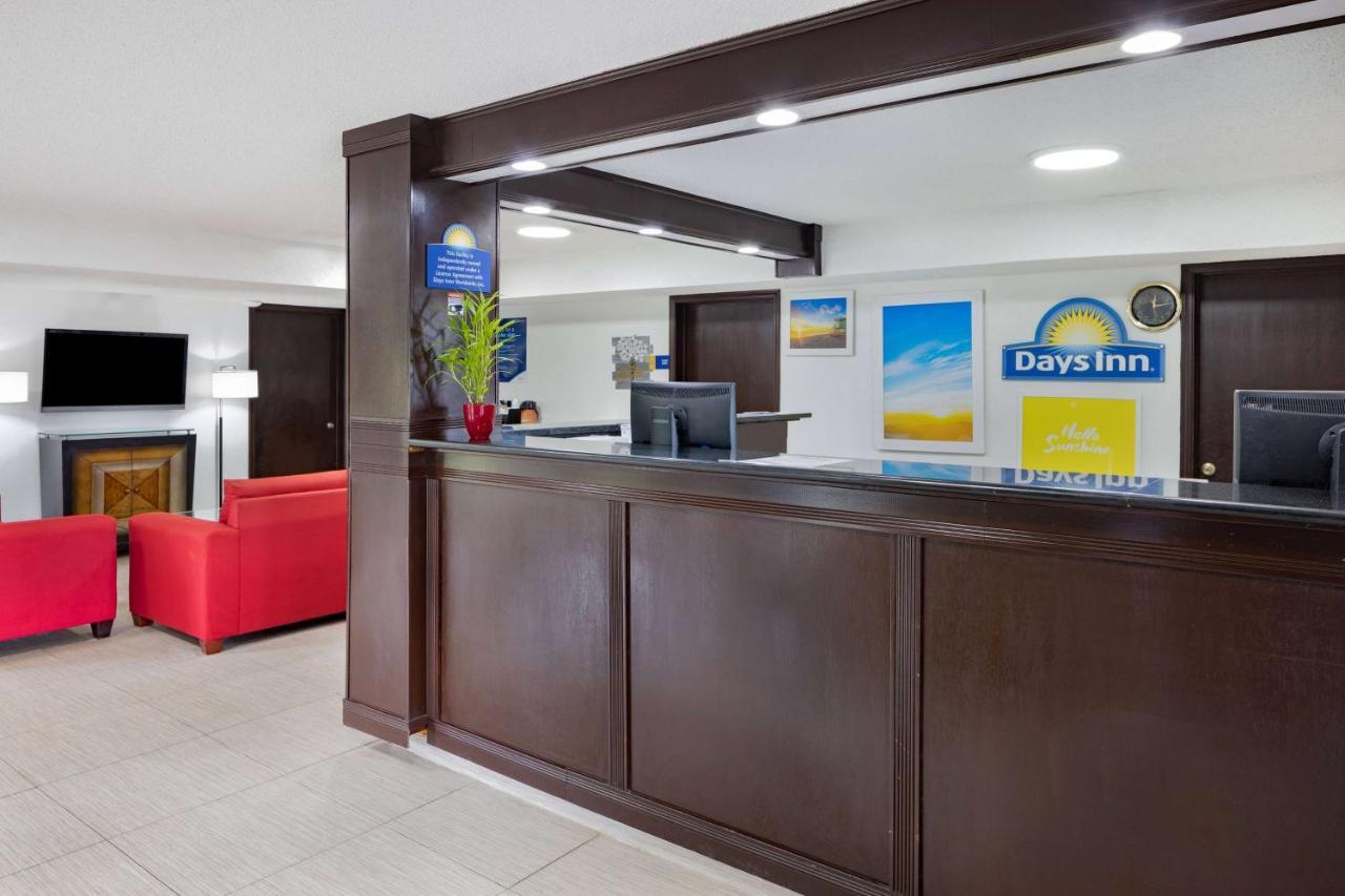 Days Inn By Wyndham Pensacola I-10 Ferry Pass Exterior photo
