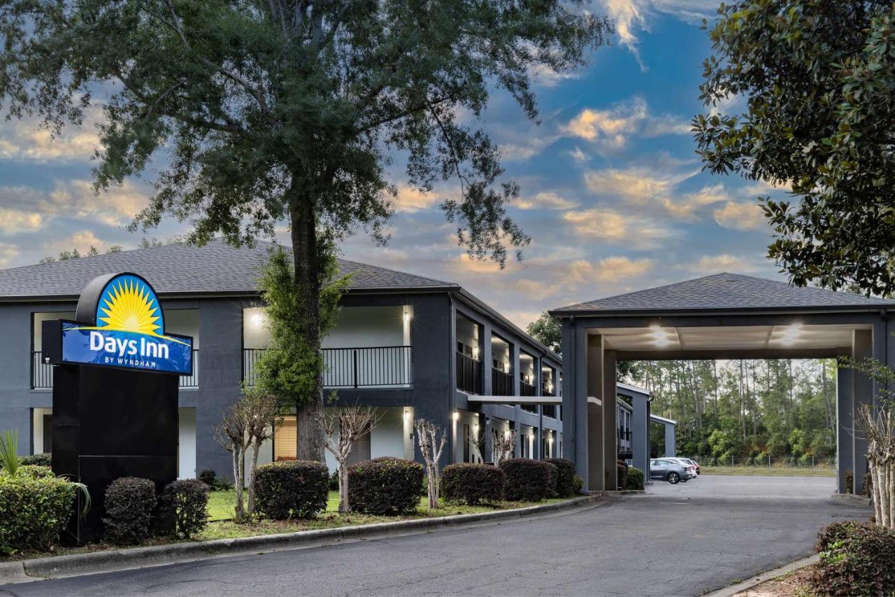 Days Inn By Wyndham Pensacola I-10 Ferry Pass Exterior photo