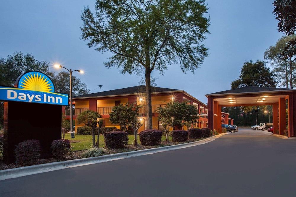Days Inn By Wyndham Pensacola I-10 Ferry Pass Exterior photo