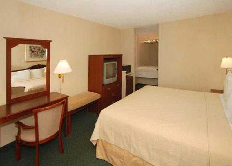 Days Inn By Wyndham Pensacola I-10 Ferry Pass Exterior photo